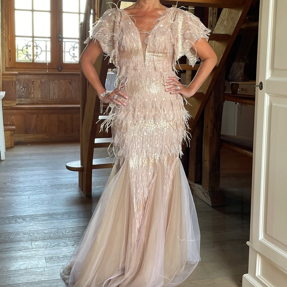 Nicole Bakti formal hourglass body dress. Size 6 sequin material in dusty rose.
